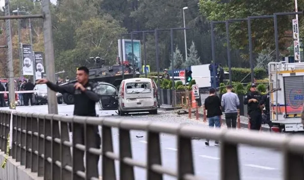 ankaradaki-teror-saldirisi-sonrasi-hdp-sozcusu-cigdem-kilicgun-ucardan-kustah-tehdit-turk-milleti-bedel-odemey-1696271355843.jpeg Ankara'daki kalleş saldırı sonrası HDP'den zaman ayarlı küstah tehdit! Çiğdem Kılıçgün Uçar: Türk milleti bedel ödemeye devam edecek-2