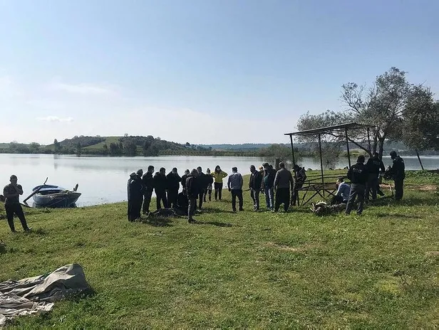 Balık tutmak için Seyhan Baraj Gölü'ne açıldıkları tekne batan 2 kişiden biri boğuldu-4