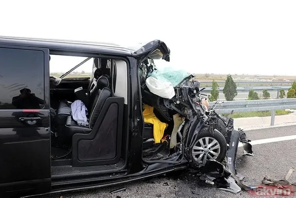 selami-sahinin-oglu-olumden-dondu-trafik-kazasi-geciren-emirhan-sahine-gogus-tupu-takildi-iste-saglik-durumu-1648925299952.jpg Selami Şahin’in oğlu ölümden döndü! Trafik kazası geçiren Emirhan Şahin'e göğüs tüpü takıldı! İşte sağlık durumu...-2