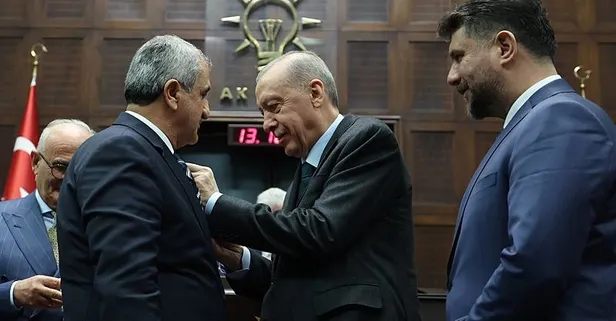 Büyük kongre öncesi dikkat çeken gelişme! 6'sı YRP'li 10 belediye başkanı AK Parti'ye katıldı: Rozetlerini Başkan Erdoğan taktı