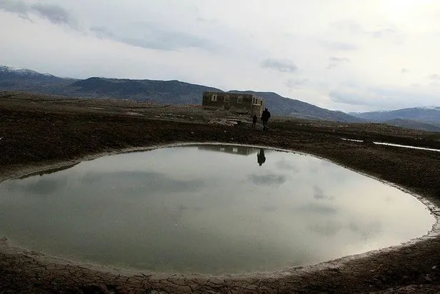 sivasta-baraj-sulari-cekildi-tarihi-cami-gun-yuzune-cikti-1577812036734.jpeg Sivas'ta baraj suları çekildi tarihi cami gün yüzüne çıktı-3