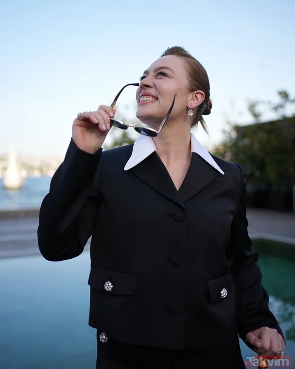 Bahar’ın yıldızı Demet Evgar aşka geldi! Eşi Levent Babataş'la paylaştı: Gerçek hayattaki Evren’ini bulmuş! - 7