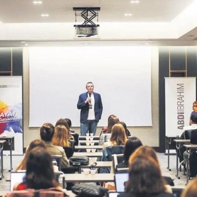 Yetenekli gençlere staj imkanı