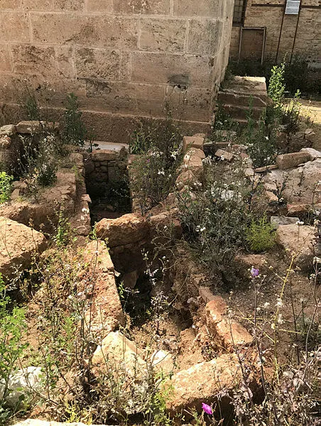 790-yillik-yivli-minaredeki-kazi-calismalarinda-40-mezar-bulundu-1589892369814.jpg