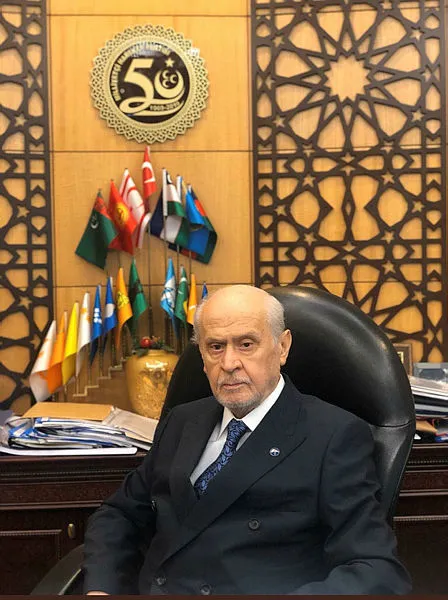 MHP lideri Devlet Bahçeli’nin yakasındaki rozetin anlamı