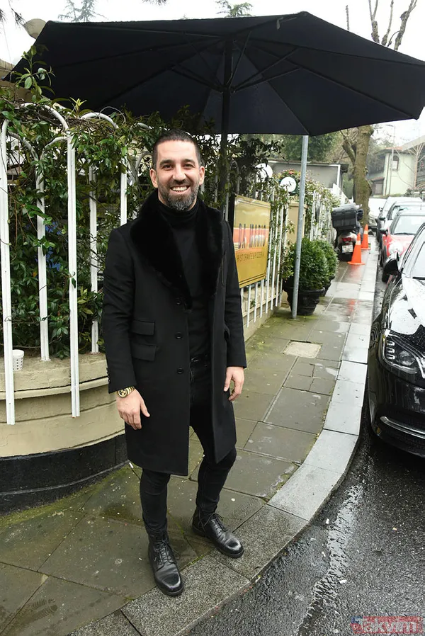 Emre Belözoğlu ve Arda Turan'dan sürpriz canlı yayın! "Hagi'yi unutursam taş olurum..." - 9