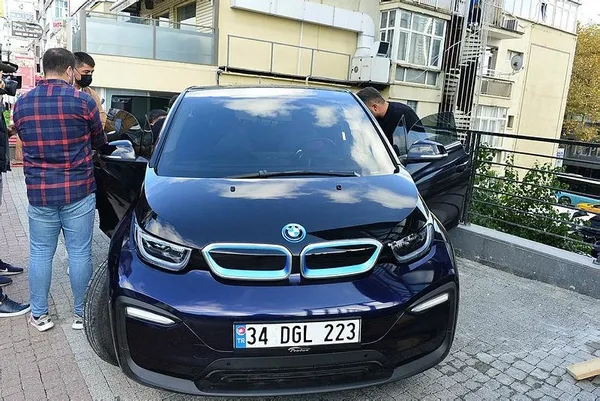 'Ekonomik krizdeyim' diyen Mustafa Sandal'dan dudak uçuklatan cip! Emina Jahovic'i haklı çıkardı - 6