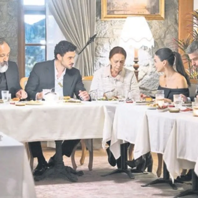 Kartlar yeniden dağıtıldı