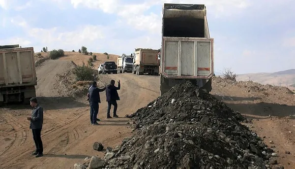 bolucu-teror-orgutu-pkknin-basi-ezildi-dogulular-28-yil-sonra-koylerine-donuyor-1633332558166.jpg Bölücü terör örgütü PKK'nın başı ezildi! 28 yıl sonra köye dönüş başladı-7