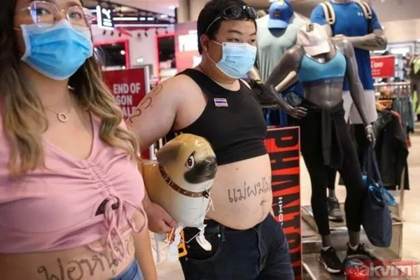 SON DAKİKA: Resmi metresinin çıplak fotoğrafları ifşa olan Tayland Kralı'na Almanya'dan şok haber geldi - 3