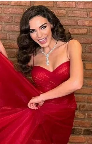 Hercai'nin yıldızı Ebru Şahin yardımseverliğini bir kez daha konuşturdu