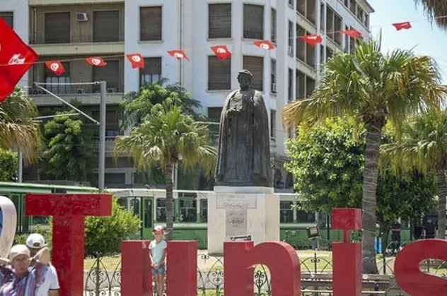 Tunus'ta erken seçim kararı